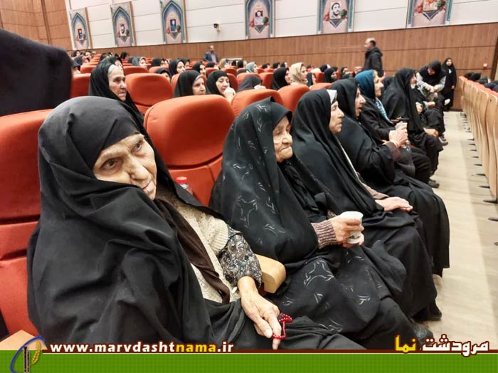 اولین همایش مادران و همسران ایثار شهرستان مرودشت در کمپ پتروشیمی